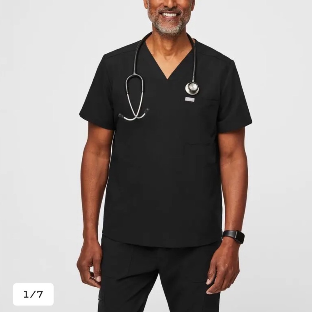 Figs Men's Black 2 Pocket V-Neck Scrub Top